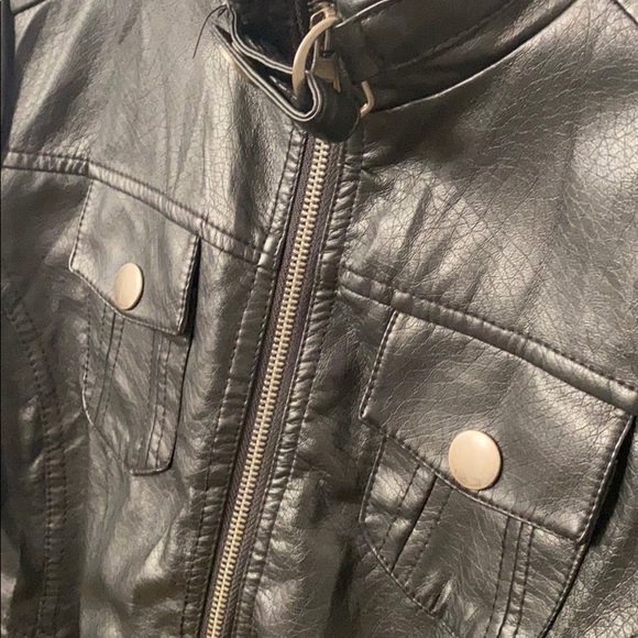 Leather jacket - Picture 2 of 4